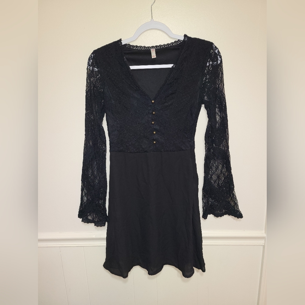 Women's black lace long sleeve dress